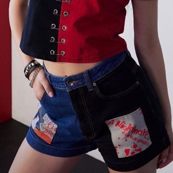 Hot Topic A Nightmare On Elm Street Freddy Patches Mom Shorts Freddy Krueger NWT - Picture 2 of 7